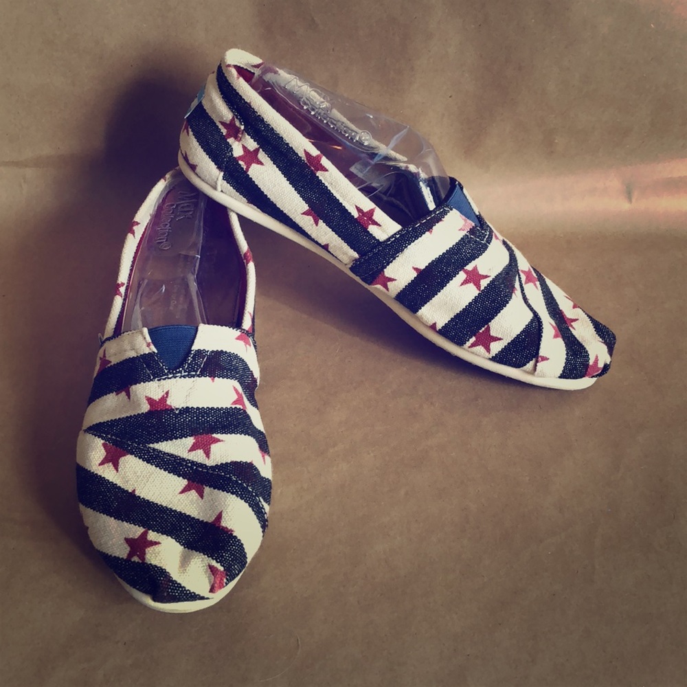 TOMS Canvas Stars And Stripes Slip On Flats EUC!